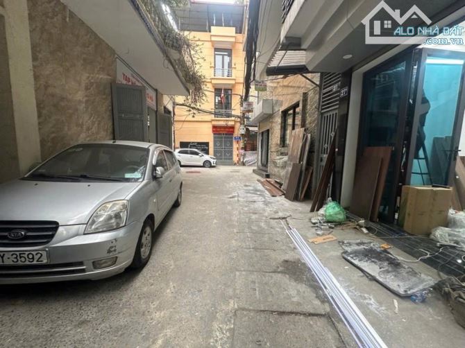Mảnh đất đẹp, ô tô , ngõ thông,kinh doanh Việt Hưng,Long Biên 55m x C4,MT4m