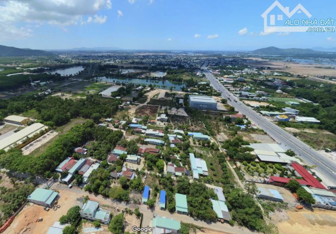 BÁN LÔ ĐẤT VIEW HỒ TUYỆT ĐẸP, NGAY CỬA NGÕ CẢNG CÁI MÉP , GIÁ CỰC TỐT RẺ NHẤT KHU VỰC