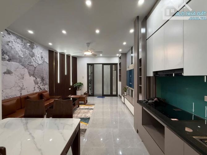 Cần bán nhà 45m2 mới 5 tầng ngõ 27 Võ Chí Công