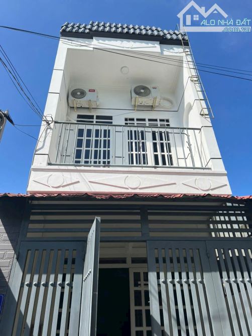 Nhà nhỏ 2pn, giâ 3.4 ty ,hem oto, sổ hồng riêng, tây bắc