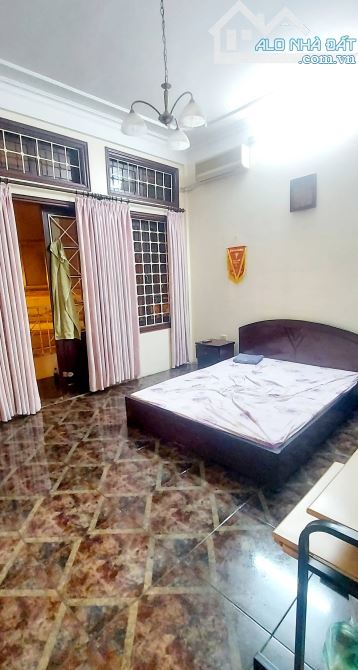 BÁN NHÀ. PHỐ CHÙA HÀ. Q, CẦU GIẤY. 60 m2.  Ô TÔ ĐỖ CỬA. 2 THOÁNG TRƯỚC SAU. Giá 19 tỷ.