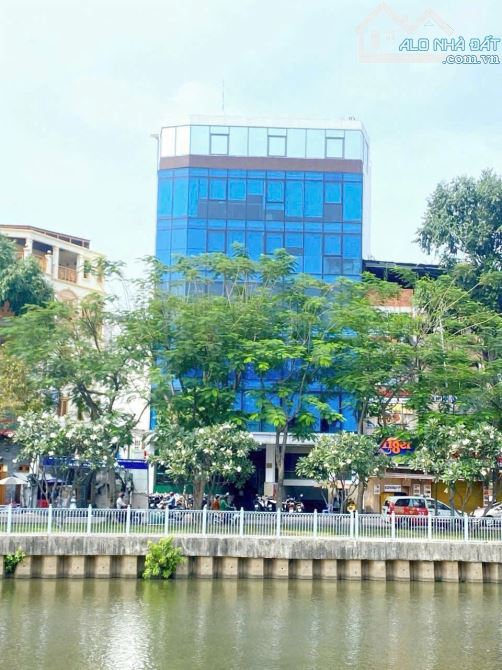 Bán Nhà MT Trường Sa P2 Phú Nhuận DT 9x18m hầm 3 lầu giá 48 tỷ