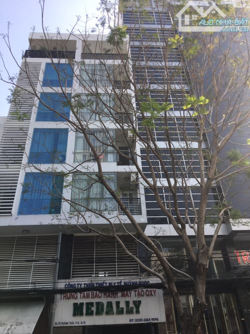 Bán tòa nhà văn phòng 6 tầng đường CÁch Mạng Tháng 8 Quận 3, DT 8x18m - DT sàn: 850m2 giá