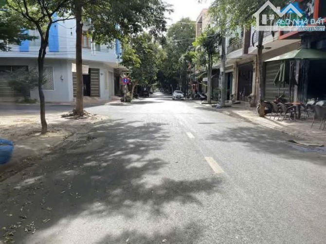 Bán biệt thự cực khủng đường Ybih BMT giá 30 tỷ
