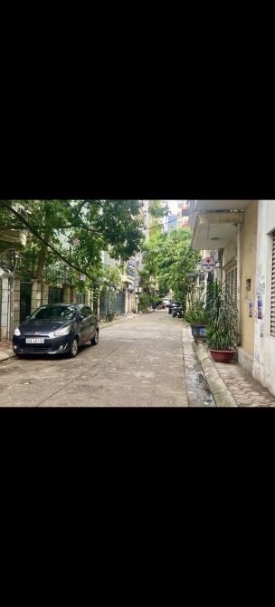 - Bán nhà Lạc Trung, khu phân lô Vip, 68m2 mặt tiền 4.5m x 5 tầng. Giá 18 tỷ