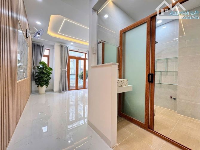 Nhà đẹp, Bình Tân, 5 tầng, Giá 6,3 tỷ