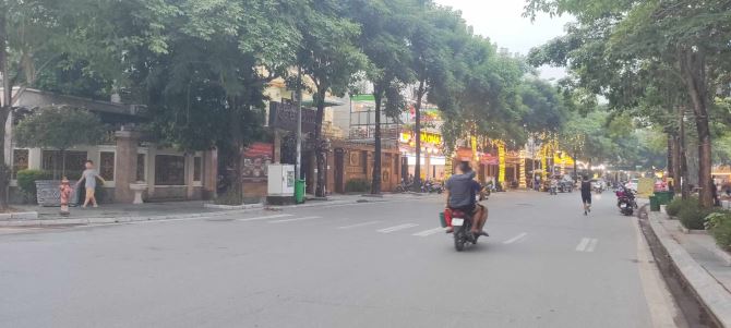 (BÁN NHANH) TÒA BIỆT THỰ THÀNH PHỐ GIAO LƯU - VIEW HỒ, KD ĐẲNG CẤP  - 158M2 MT 10M - 1