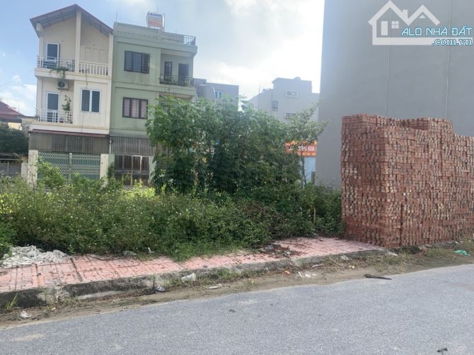 Cần tiền lấy vợ bán gấp 75m đất đấu giá Cự Khối hướng Nam siêu mát mẻ - 1