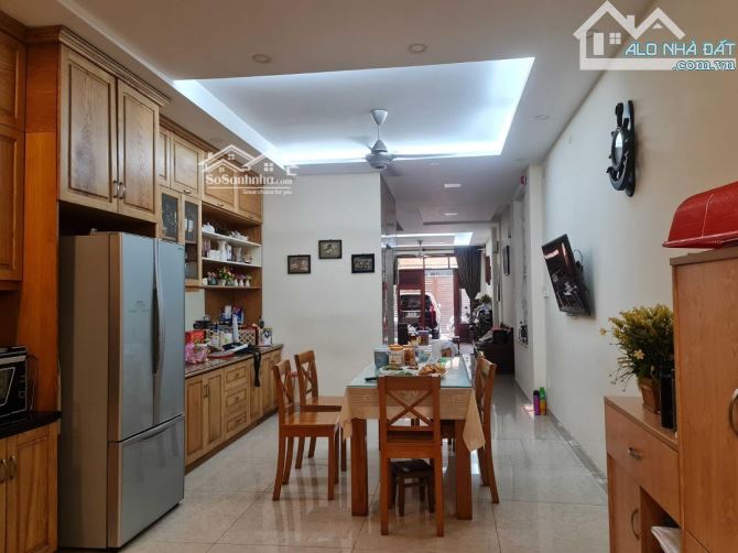 bán gấp siêu phẩm góc 2 MT Đoàn Thị Điểm. DT: 15x4m - 60m2, 5 tầng-  Gía: 18 tỷ - 1