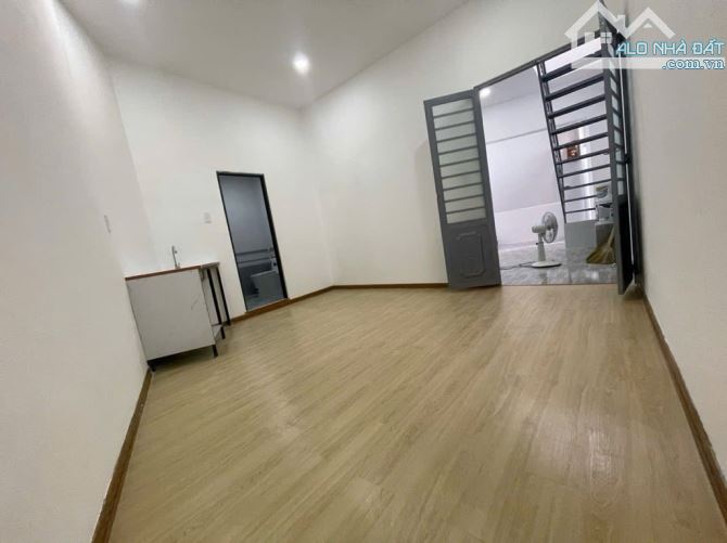 Cần Bán Gấp Giá Rẻ Nhà 1/HXT đường Tân Thành Tân Phú DT khủng 6mx10m 3 Tầng chỉ 4.5 Tỷ - 1