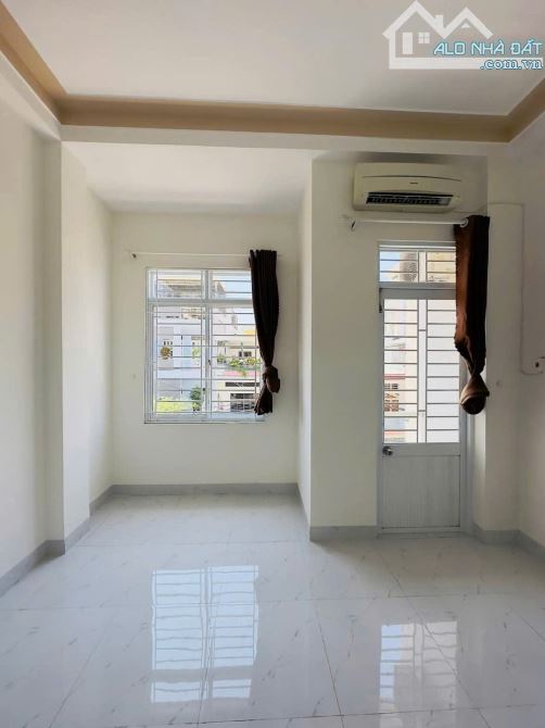 Bán nhà mặt tiền 4 m ngày phòng công chứng số 4 Lý Thường Kiệt phố biển Quy Nhơn - 1