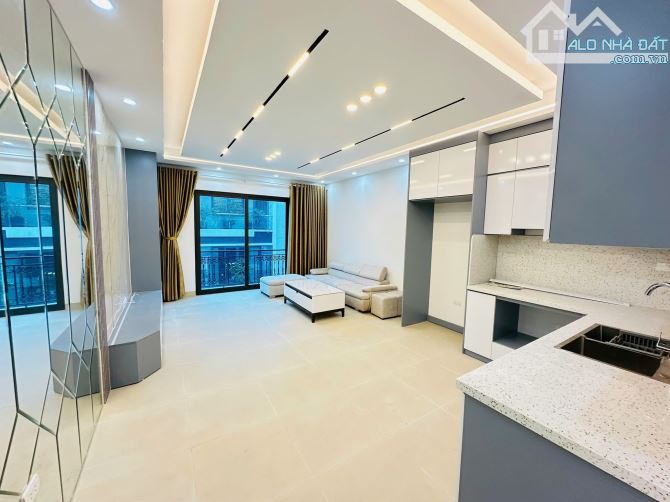 Bán Nhà Mặt Phố Cù Chính Lan, 50m2_5Tầng Kinh Doanh Vỉa Hè Ô tô Tránh - 1