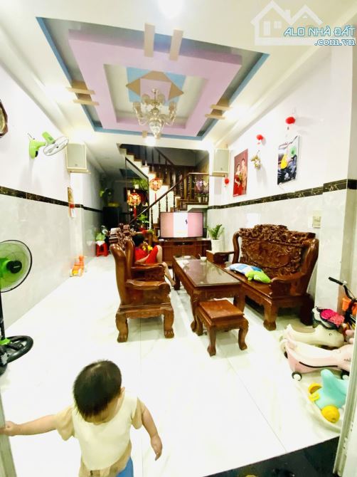 Bán Nhà Mặt Tiền Hóc Môn - Phạm Thị Giây- DT(4m x 18m )- 3 Tầng Chỉ 4,63 Tỷ. - 1