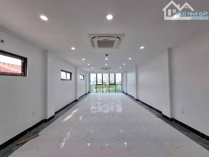 Bán tòa nhà VP Hoàng Quốc Việt, Cầu Giấy 80m2, 8T, MT 6m, ô tô, kinh doanh, hơn 40 tỷ - 1