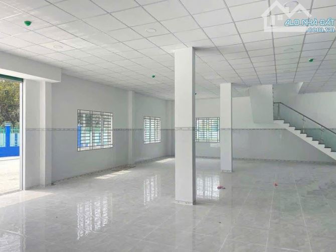 Kho cho thuê 1400m2  sạch đẹp giá tốt trong KCN Tân Bình - 1