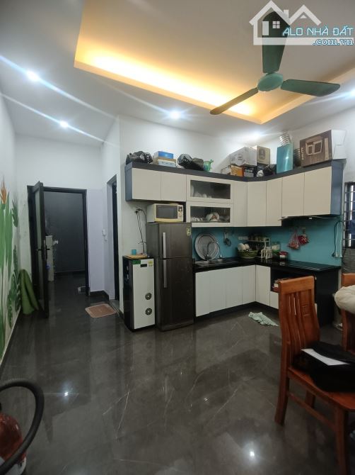 BÁN NHÀ MẶT HỒ VIEW HỒ HOÀNG CẦU SIÊU ĐẸP - Ô TÔ VÀO NHÀ – 75M2 X 3 TẦNG CHỈ 35 TỶ - 1