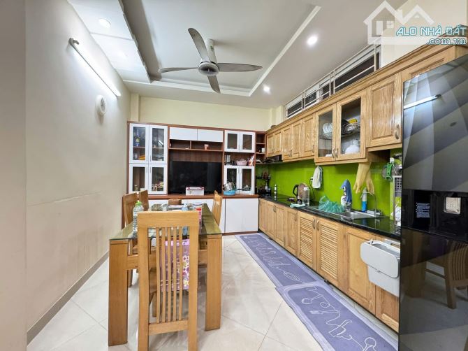 Siêu Hiếm! Pháo Đài Láng - Đống Đa, Lô góc, ô tô đỗ cổng, nhà đẹp sát phố, 5 Tầng, 10.6 Tỷ - 1