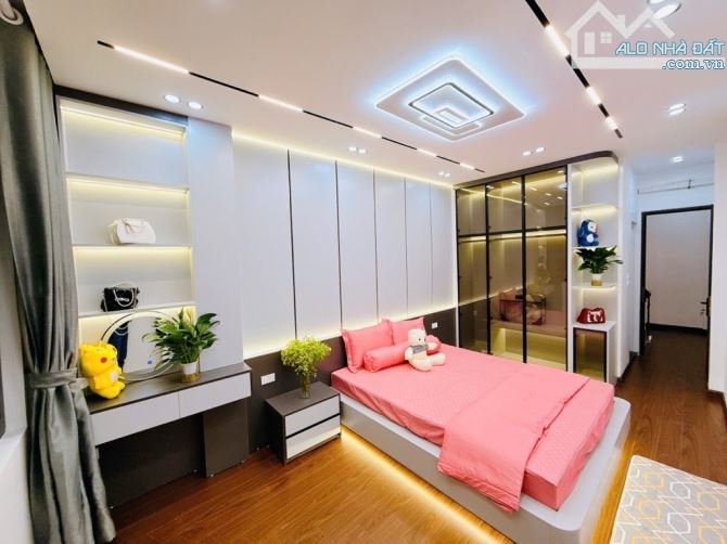 Bán nhà Lạc Long Quân, Tây Hồ. 30m2, 4 tầng, nhà đẹp, ngõ thông. 6 tỷ 4 - 1