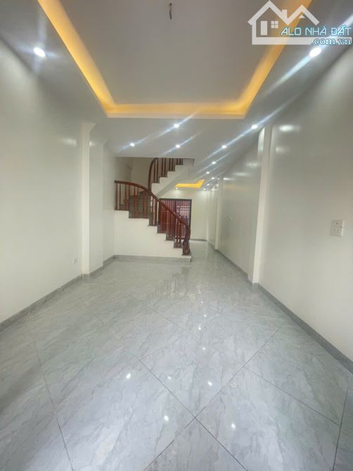 Bán Nhà Ngọc Hồi,Thanh trì, 4.5tỷ, 40m2, 5PN, 3WC, 20m ra đường ô tô tránh,Pháp lý đầy đủ. - 1