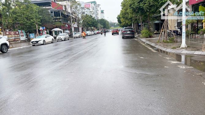 GIÁ ĐẦU TƯ, NHÀ GIA THƯỢNG 160M, 3T, MT8M, Ô TÔ THÔNG, 3 THOÁNG,SÁT PHỐ, BẠT NGÀN TIỆN ÍCH - 1