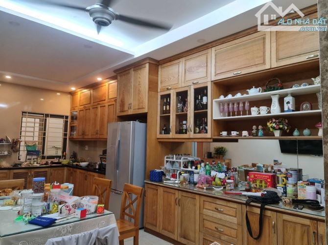 bán gấp siêu phẩm góc 2 MT Đoàn Thị Điểm. DT: 15x4m - 60m2, 5 tầng-  Gía: 18 tỷ - 2