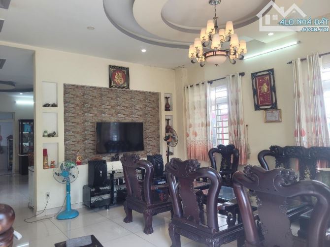 BÁN GẤP BIỆT THỰ 2 TẦNG 240M² MẶT TIỀN ĐƯỜNG TÂN HÒA, HIỆP PHÚ, THỦ ĐỨC, 20 TỶ TL - 2