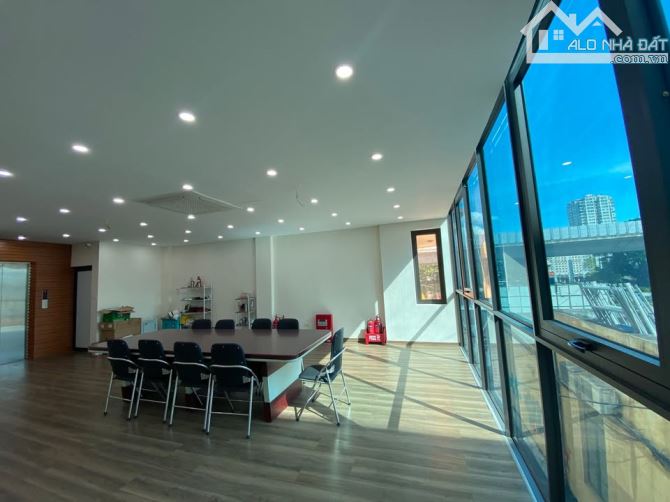 BÁN GẤP NHÀ MẶT PHỐ DƯƠNG QUẢNG HÀM, VỈA HÈ, KINH DOANH_DT 100M2, 4TẦNG, MT 5M, 32TỶ - 2