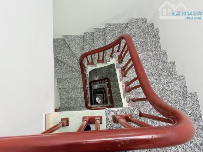BÁN NHÀ GẦN CẦU NHẬT TÂN, LẠC LONG QUÂN, HƠN 7 TỶ - 2