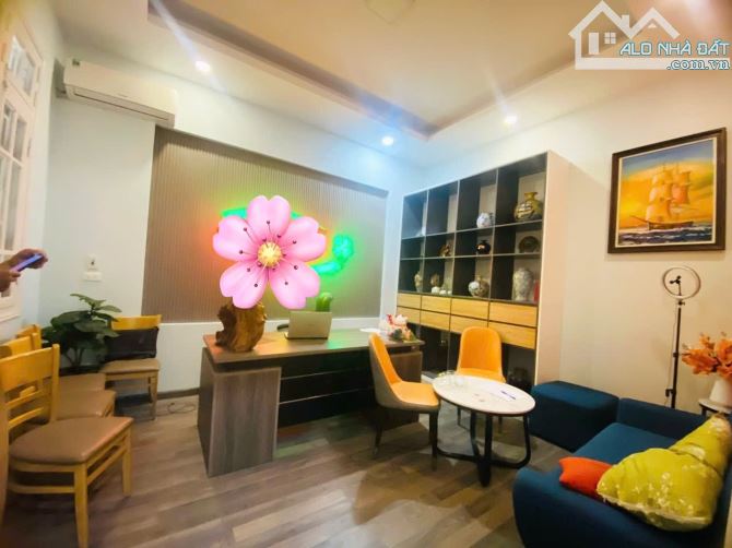 PHÂN LÔ ĐẸP NHẤT BA ĐÌNH, GẦN HỒ TÂY 23.9 TỶ 75m*5T*MT 8m VỈA HÈ 2 OTO TRÁNH KINH DOANH - 2