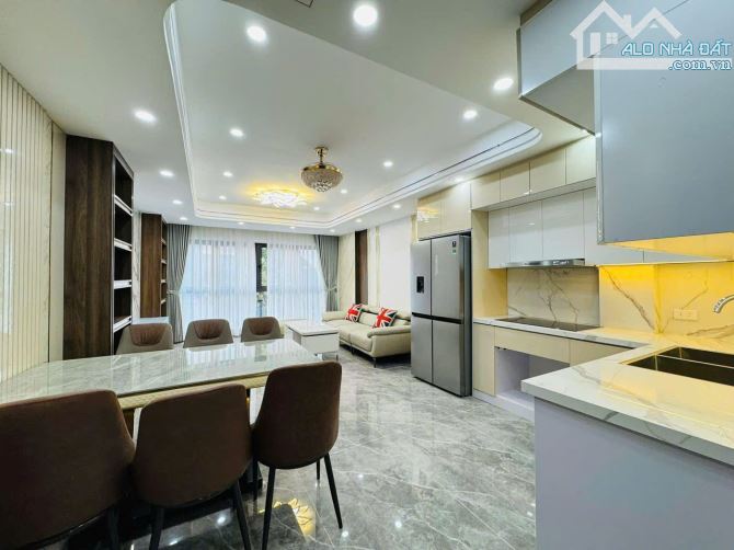 Bán nhà đẹp Nguyễn Sơn, Gia Thụy DT 45 M2, 7 Tầng, MT 4,3M, GARA 2 Ô TÔ, THANG MÁY - 1
