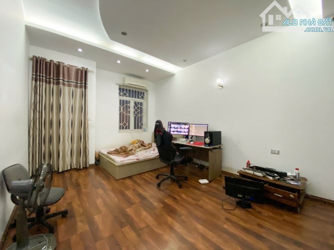 BÁN NHÀ NGÕ 82 YÊN LÃNG - MUA ĐẤT TẶNG NHÀ 4 TẦNG - 2 THOÁNG - NỞ HẬU – CHỈ 15,8 TỶ - 2