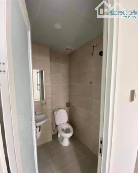 Cần bán căn hộ 55m2, tầng 17 , view đẹp về CITY , chung cư Sài Gòn Intela - 2