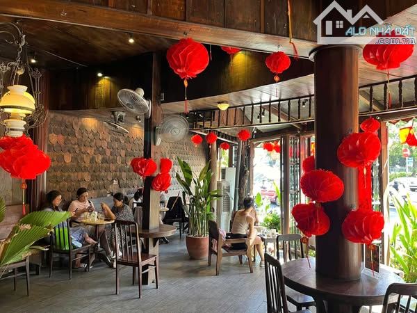 Cho thuê QUÁN CAFE BIỆT THỰ GÓC 2MT Điện Biên Phủ, Q3. Dt: 18x10m, Kc: trệt 1 lầu - 2