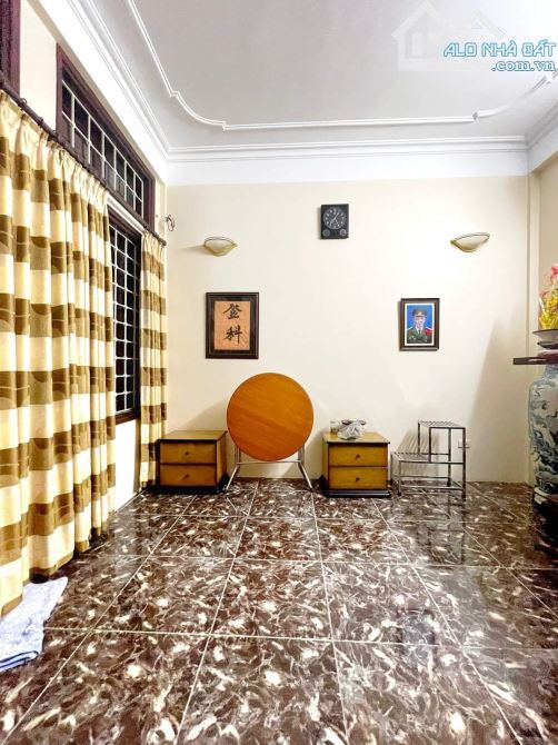 BÁN NHÀ. PHỐ CHÙA HÀ. Q, CẦU GIẤY. 60 m2.  Ô TÔ ĐỖ CỬA. 2 THOÁNG TRƯỚC SAU. Giá 19 tỷ. - 2