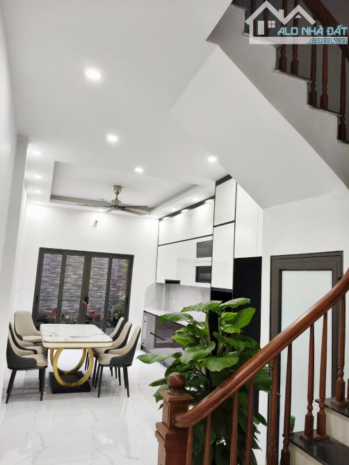 -Bán nhà trung tâm quận HBT, 80m2 phân lô vỉa hè, 7 chỗ vào nhà, 6 tầng thang máy. 17tỷ - 2