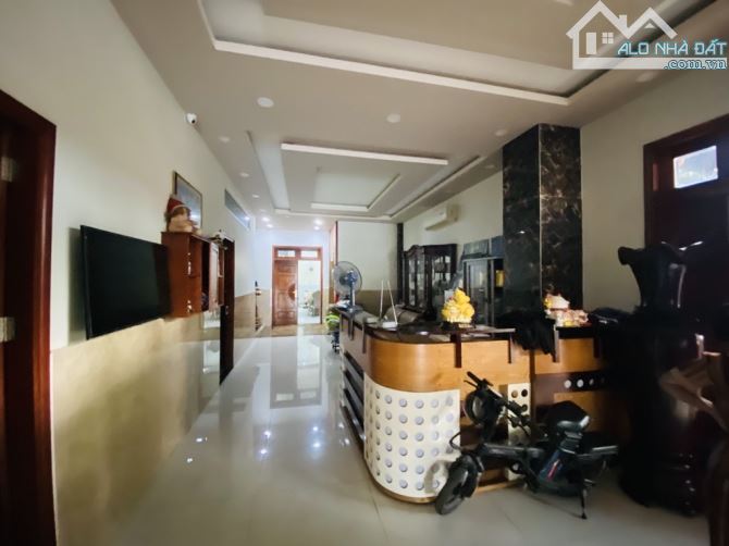 Bán Khách sạn 5 tầng - 337m2, mặt tiền đường 215, TP.Thủ Đức, giá siêu hời chỉ 27.5 tỷ - 2