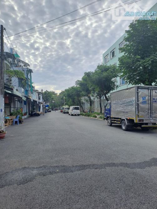 cần bán, KHU KD SẦM UẤT MẶT TIỀN ĐƯỜNG tân thới nhất 10 quận 12, giá siêu rẻ, chỉ 5.998 tỷ - 2