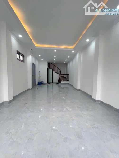 Bán Nhà Ngọc Hồi,Thanh trì, 6,25 tỷ, 40m2, 5PN, 4WC, lô góc,ô tô ngủ trong nhà,Pháp lý đầy - 2