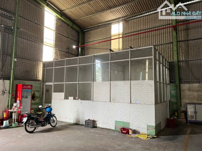 Kho xưởng 2.000m² có PCCC và điện 3 pha, trong khu công nghiệp Tân Phú Thạnh, lộ Cont - 2