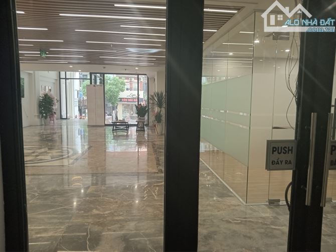 Bán tòa nhà 8 tầng mặt phố Minh Khai 350m2, mặt tiền 11m, giá 168 tỷ - 2