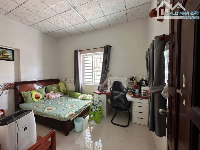 NP356 Bán nhà lầu mái thái - P. Hố Nai - GX . Kim Bích  DT : 5x24m - 3