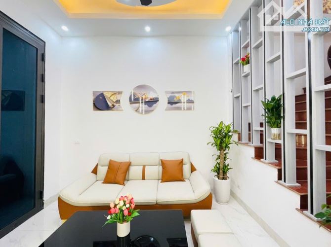 Cần bán nhà Định Công hạ, Đại Kim, Hoàng mai, 42m2, sổ đỏ, ô tô tải đỗ cửa. Giá 6 tỷ - 3