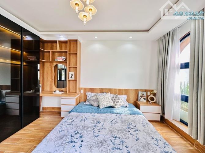 GIẢM 300tr BÁN CĂN GÓC ĐẸP CÔNG VIÊN LÀNG HOA, 4 TẦNG, Full nội thất - NHỈNH 6 tỷ - 3