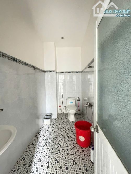 Bán nhà đẹp hẻm xe tăng - 62m2, 2 tầng, Lã Xuân Oai - Chỉ 5.6 tỷ - 3