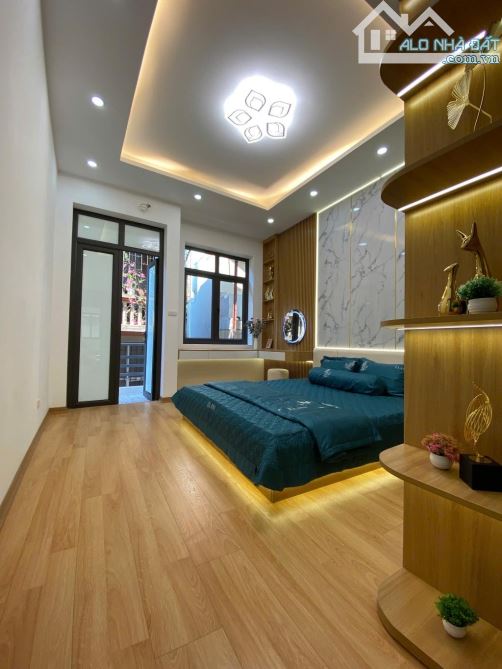 BÁN NHÀ PHỐ 8/3 - 50M NHỈNH 9TỶ - MẶT NGÕ THÔNG - 3GÁC ĐỖ CỬA - FULL NỘI THẤT - 3