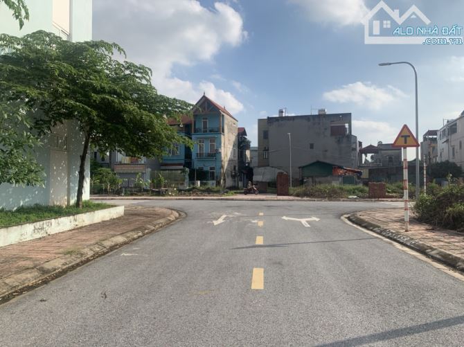 Cần tiền lấy vợ bán gấp 75m đất đấu giá Cự Khối hướng Nam siêu mát mẻ - 4