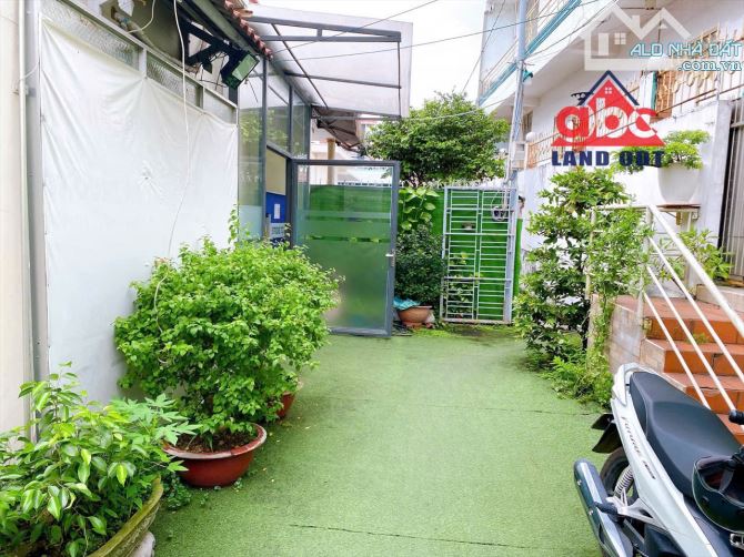 Np360 Hạ giá 3ty3 xuống còn 2ty9  ➡️ BÁN NHÀ CẤP 4  PHƯỜNG TÂN TIẾN CÁCH ĐƯỜNG NGUYỄN ÁI Q - 4