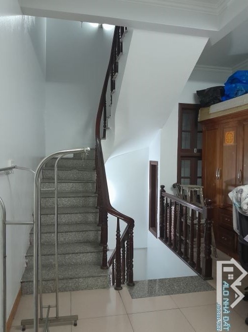 Bán gấp nhà Văn Cao 36m2, 5 tầng, 7.2 tỷ - Nhà dân xây dựng khung cột, đẹp, gần ô tô - 4
