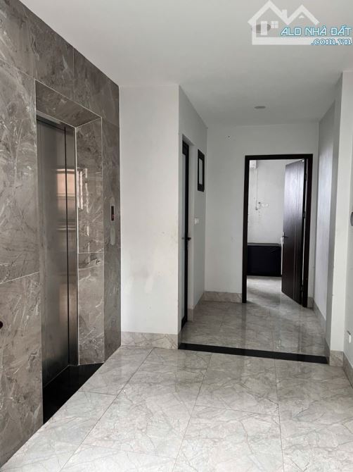BÁN NHÀ HOÀNG CẦU,63m2 x 7 TẦNG,THANG MÁY, KINH DOANH ĐỈNH, 3 OTO TRÁNH ĐỖ DỪNG - 4