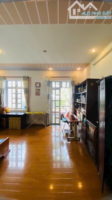Lê đức thọ. Mặt tiền 8m thông. 5x20 97 m2. 4 tầng. Giá mềm nhất khu vực - 4